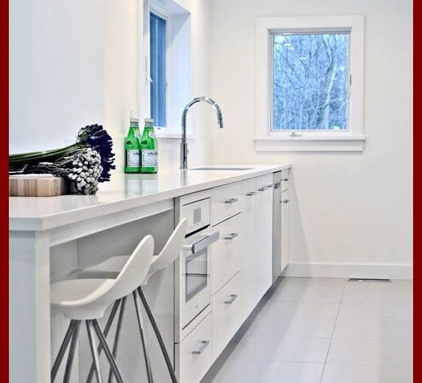 All-white Kitchens, Relaxing yet Stunning!