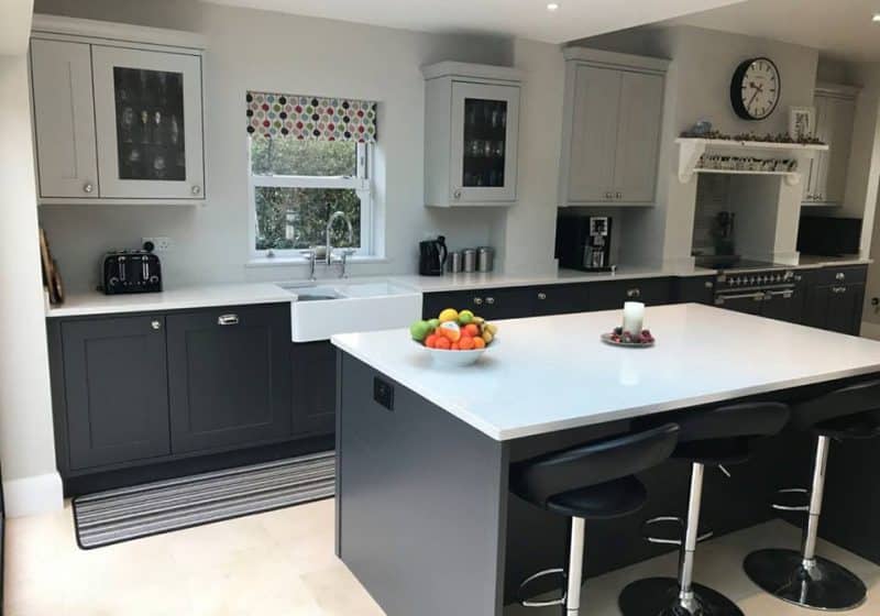 Silestone Eternal Statuario on a Black Lower Cabinet Makes a Stunning Black-and-White Kitchen